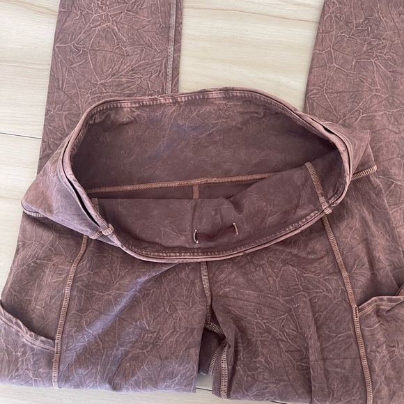 Lululemon fast and free HR tight size 8 - Picture 3 of 7